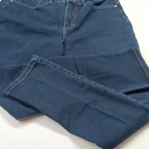 Women's Lee Easy Fit Jeans - Picture 3 of 12